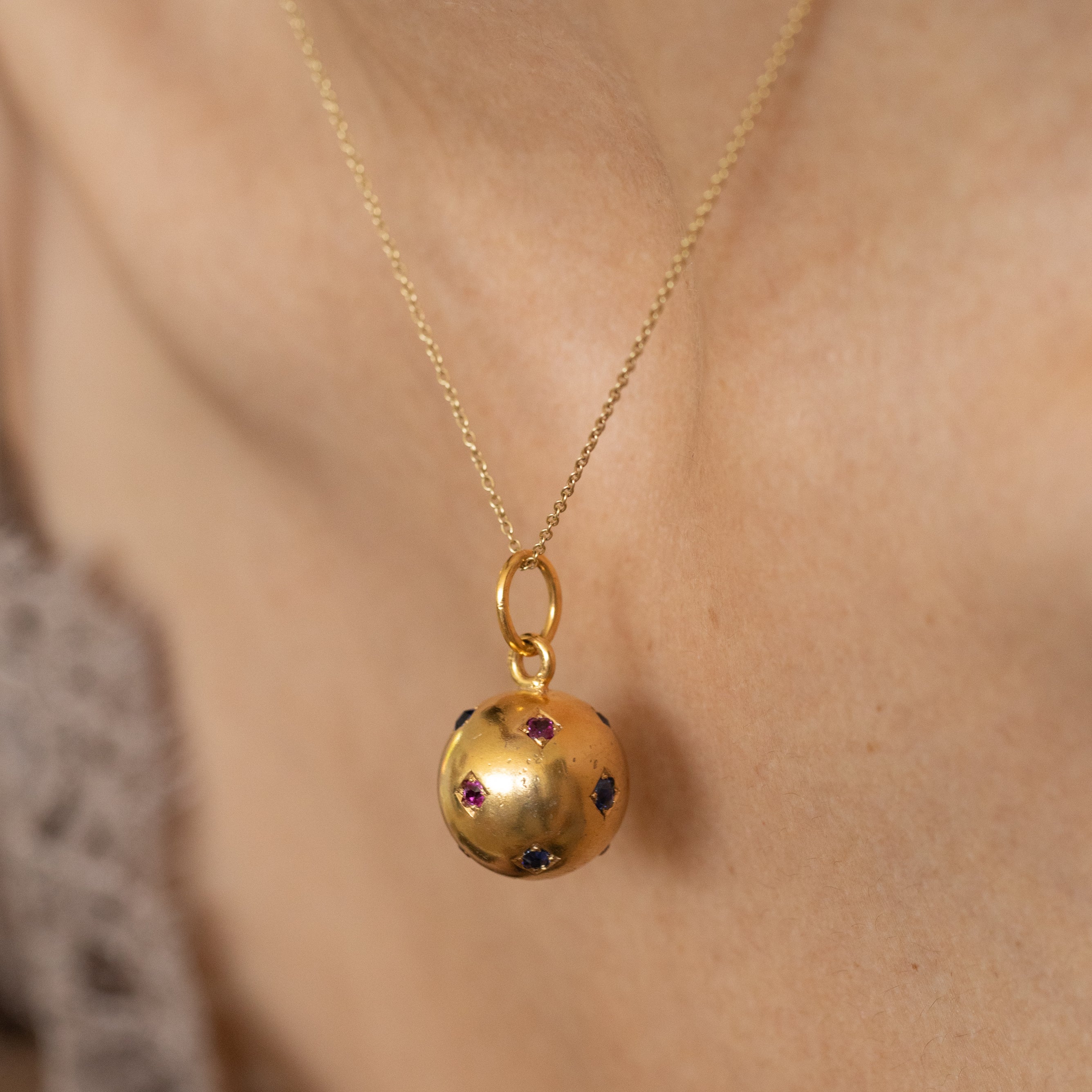 Victorian Starburst Sapphire and 18K Gold Orb Charm Pendant