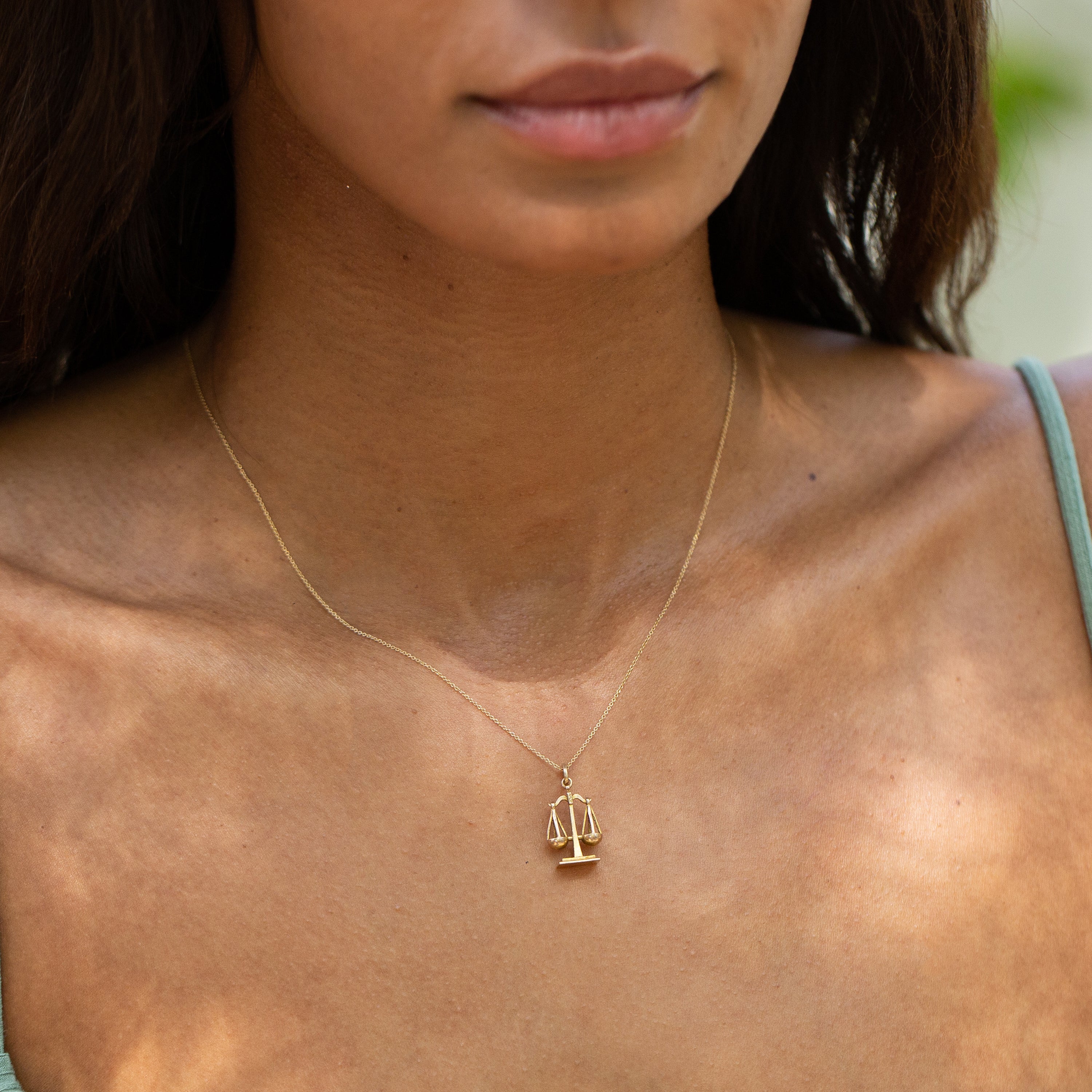 English Libra Scales 9K Gold Zodiac Charm