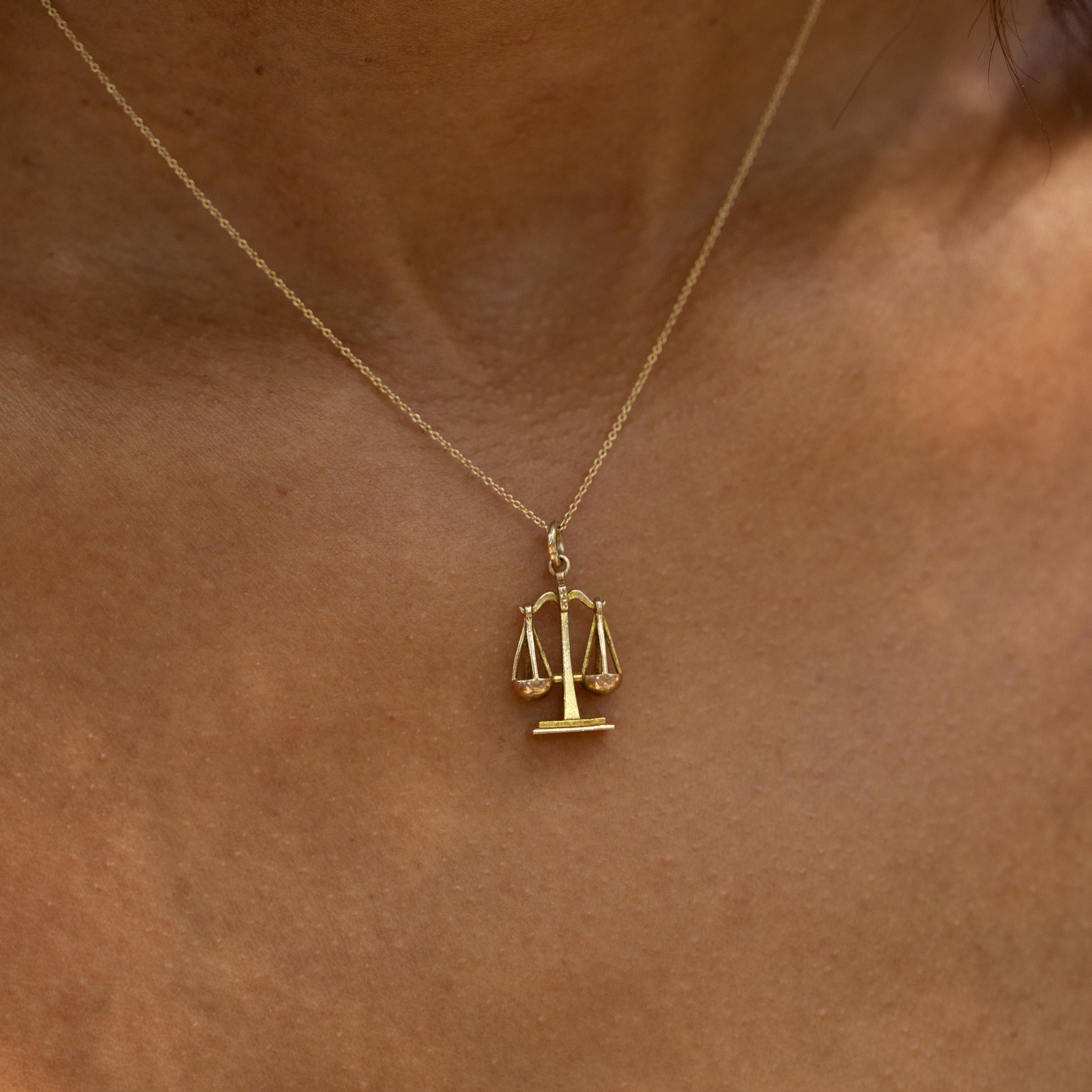 English Libra Scales 9K Gold Zodiac Charm