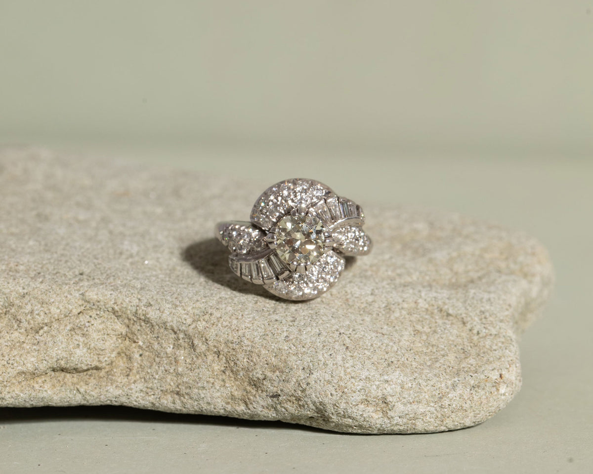 VINTAGE ENGAGEMENT RINGS