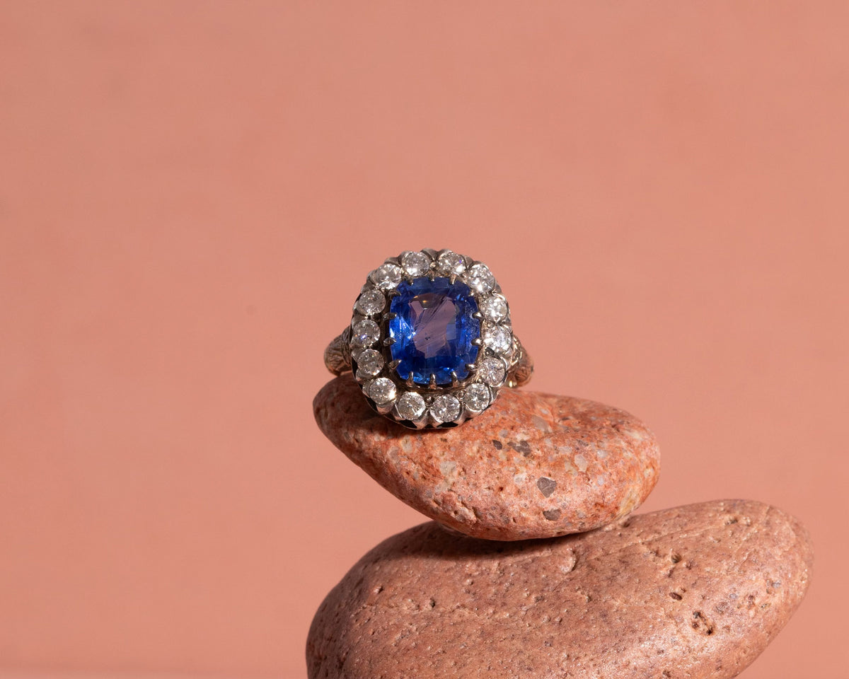 VINTAGE ENGAGEMENT RINGS