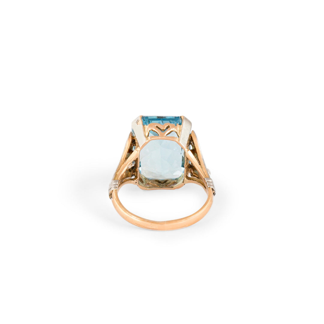 1940s Aquamarine, Diamond, Platinum, And 14K Gold Cocktail Ring