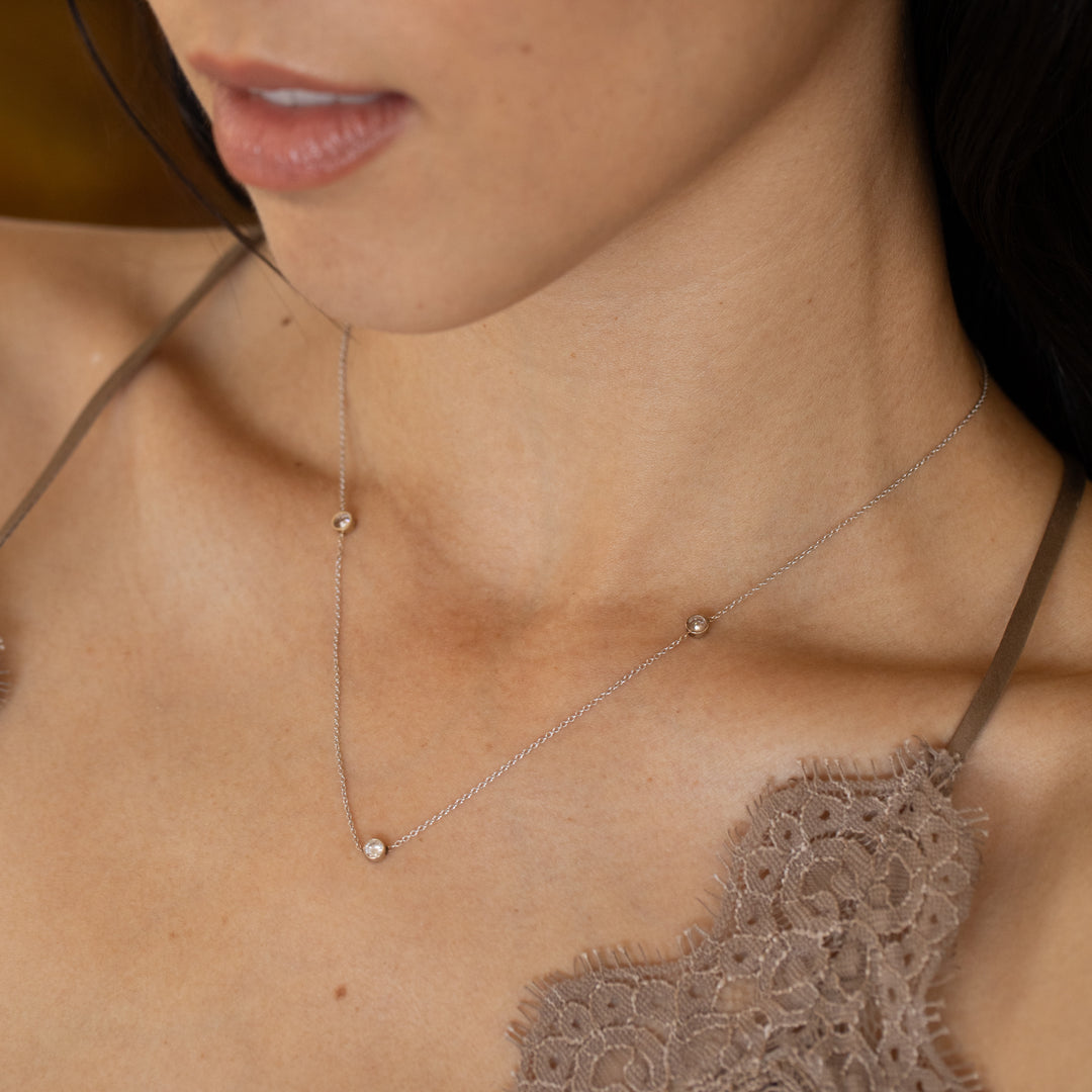 Stationary Diamond and 18K White Gold Chain Necklace