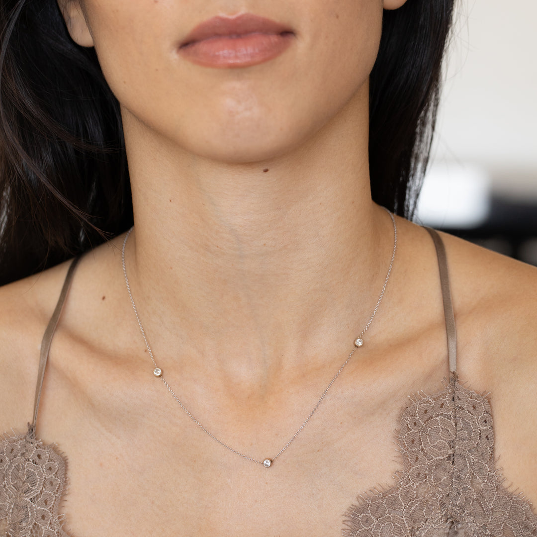 Stationary Diamond and 18K White Gold Chain Necklace
