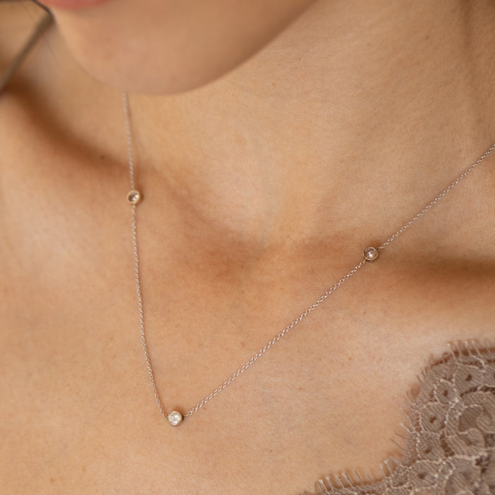 Stationary Diamond and 18K White Gold Chain Necklace