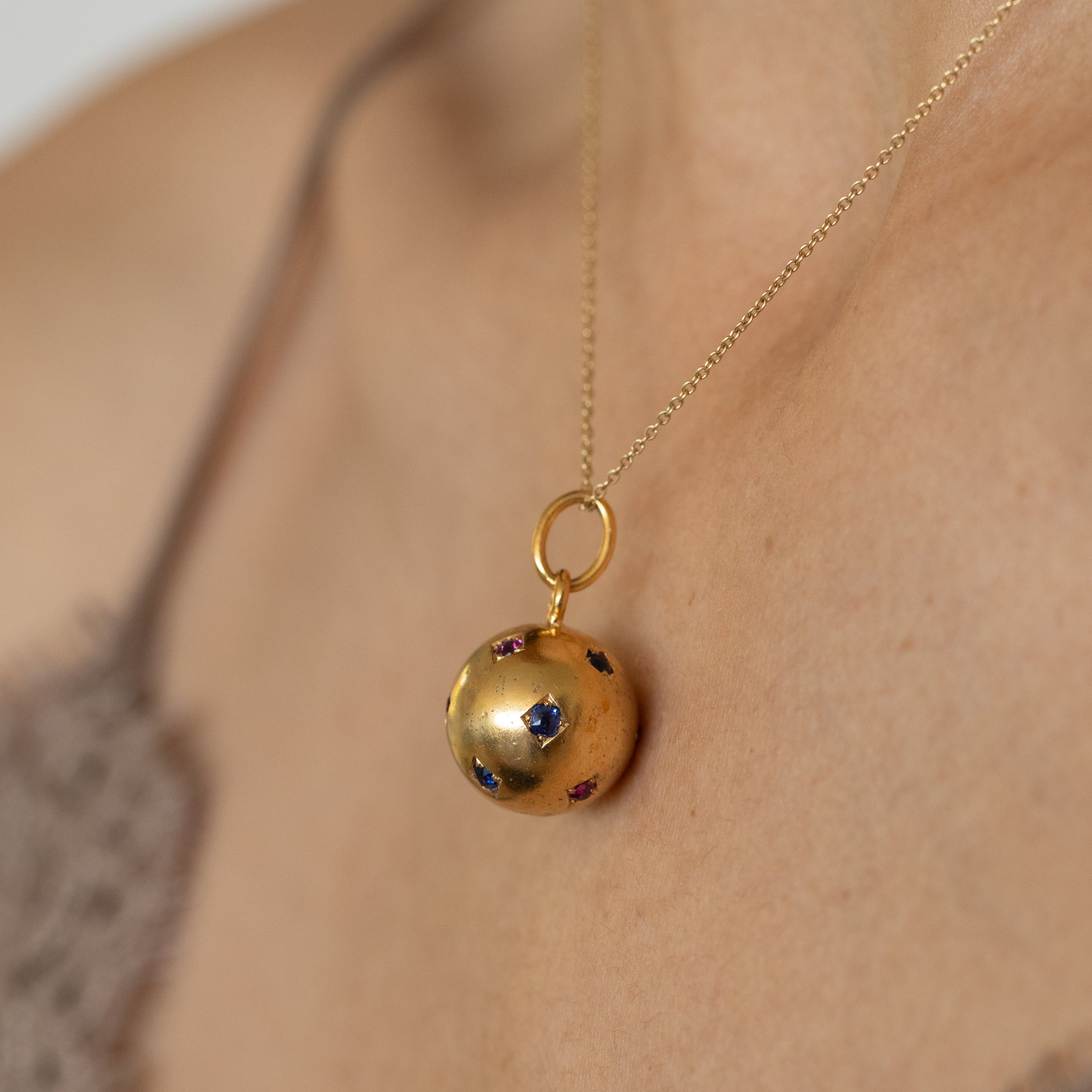 Victorian Starburst Sapphire and 18K Gold Orb Charm Pendant
