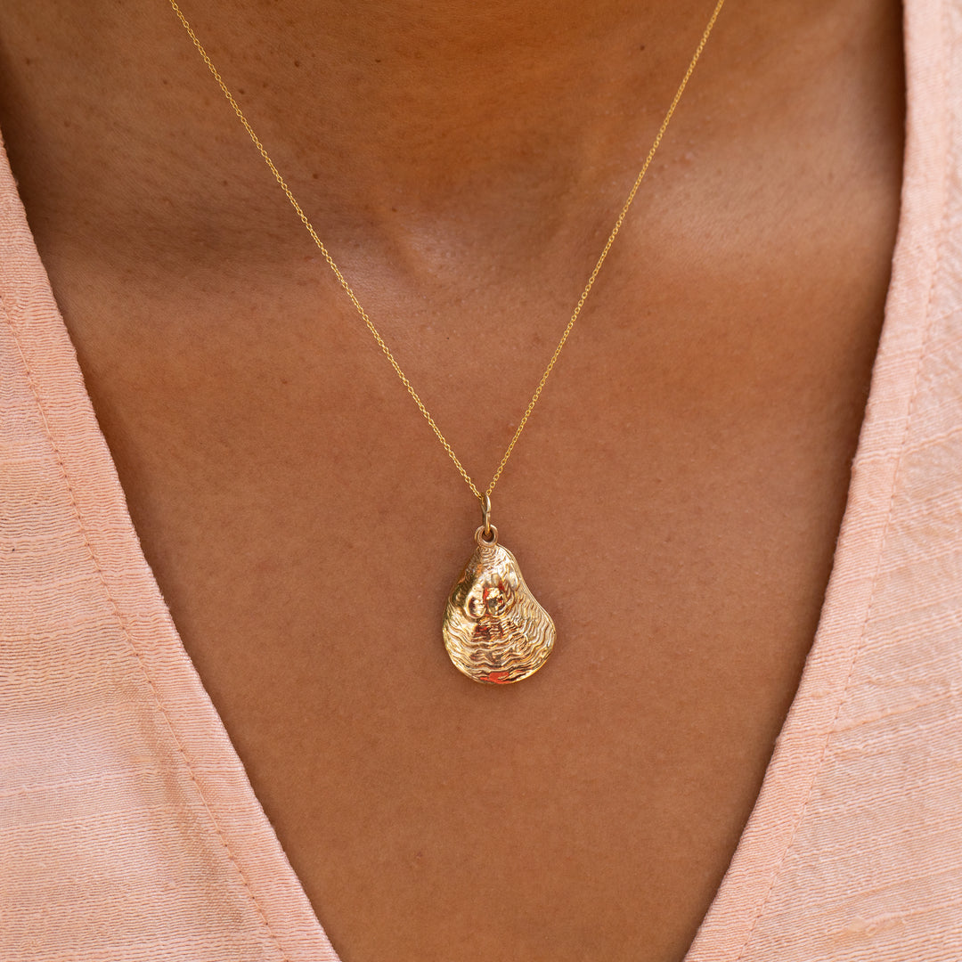 Movable Oyster Shell 14k Gold Charm