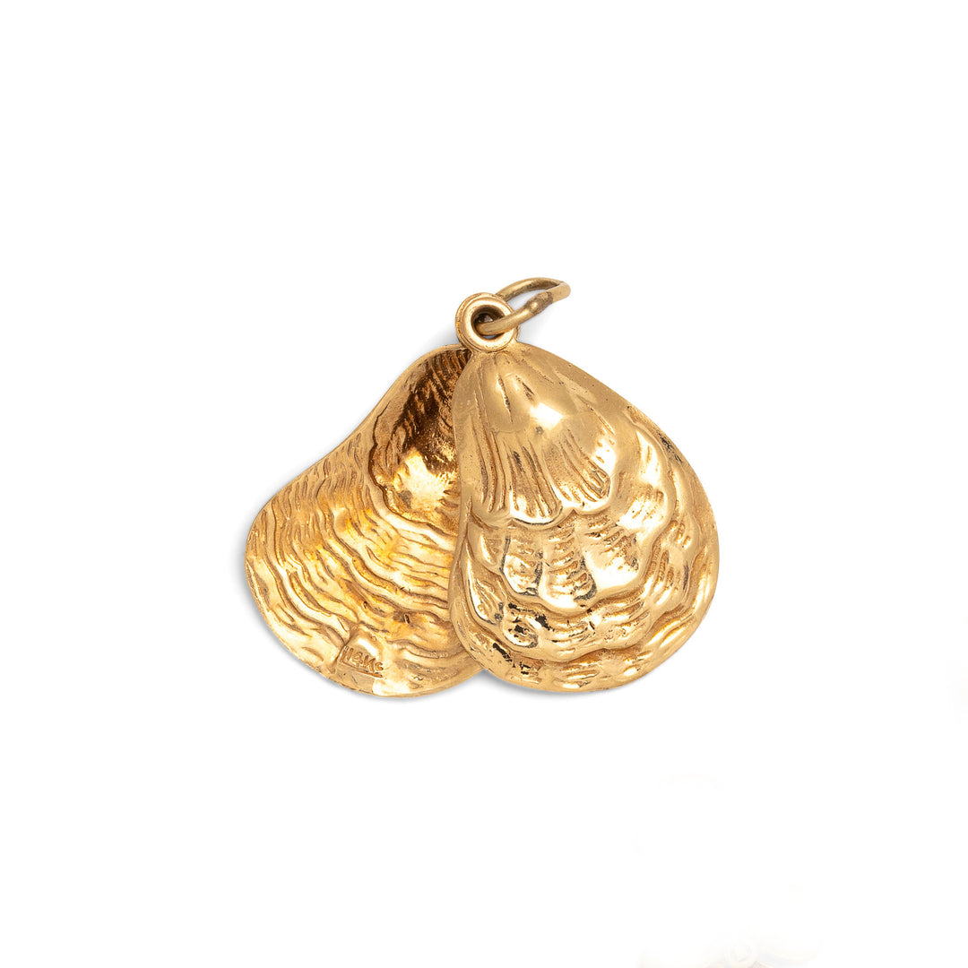 Movable Oyster Shell 14k Gold Charm