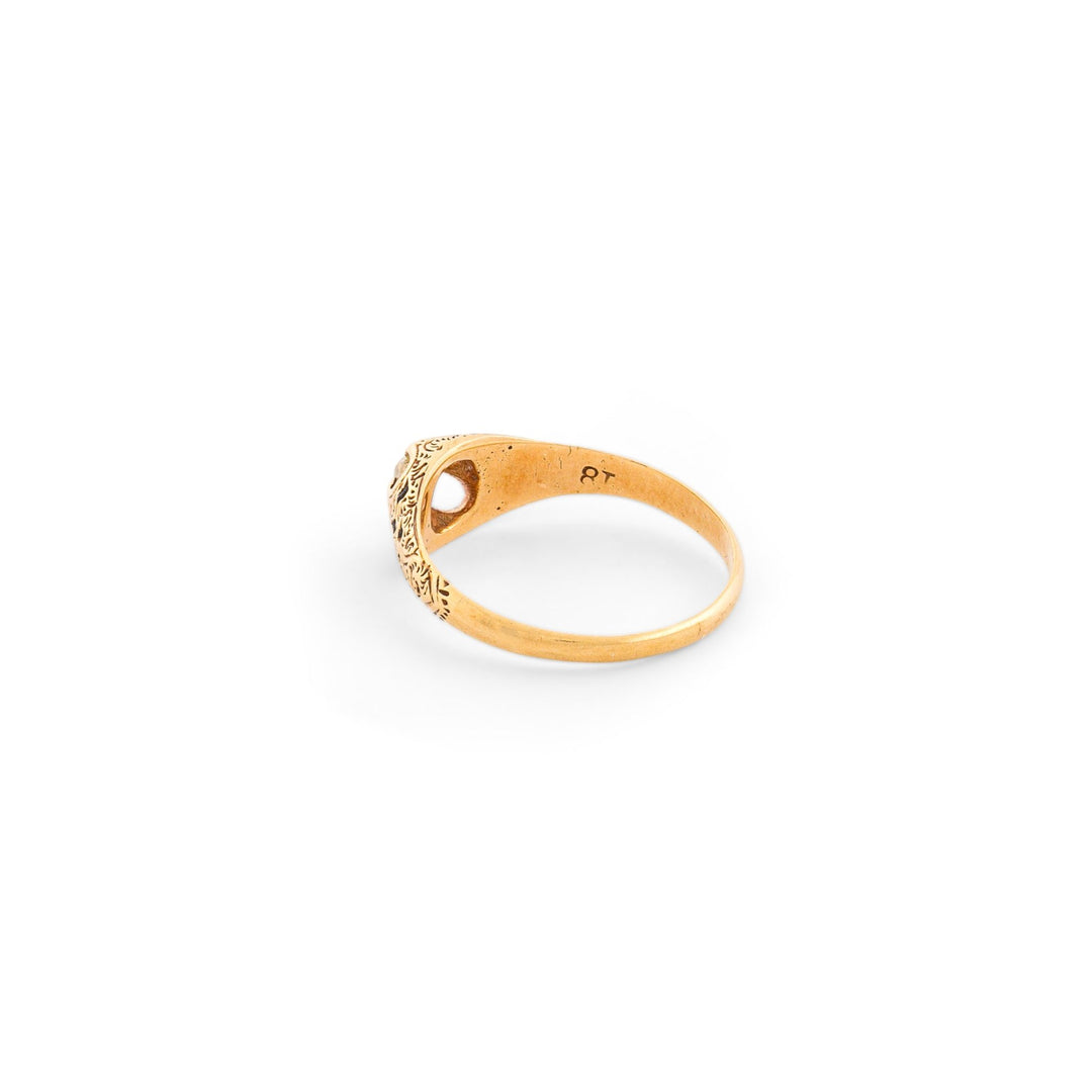 Victorian Diamond and 18K Gold Engraved Ring