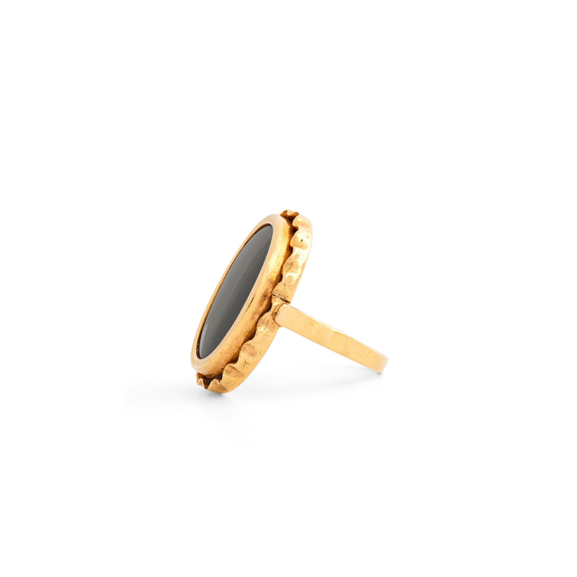 Onyx and 18K Scalloped Gold Ring