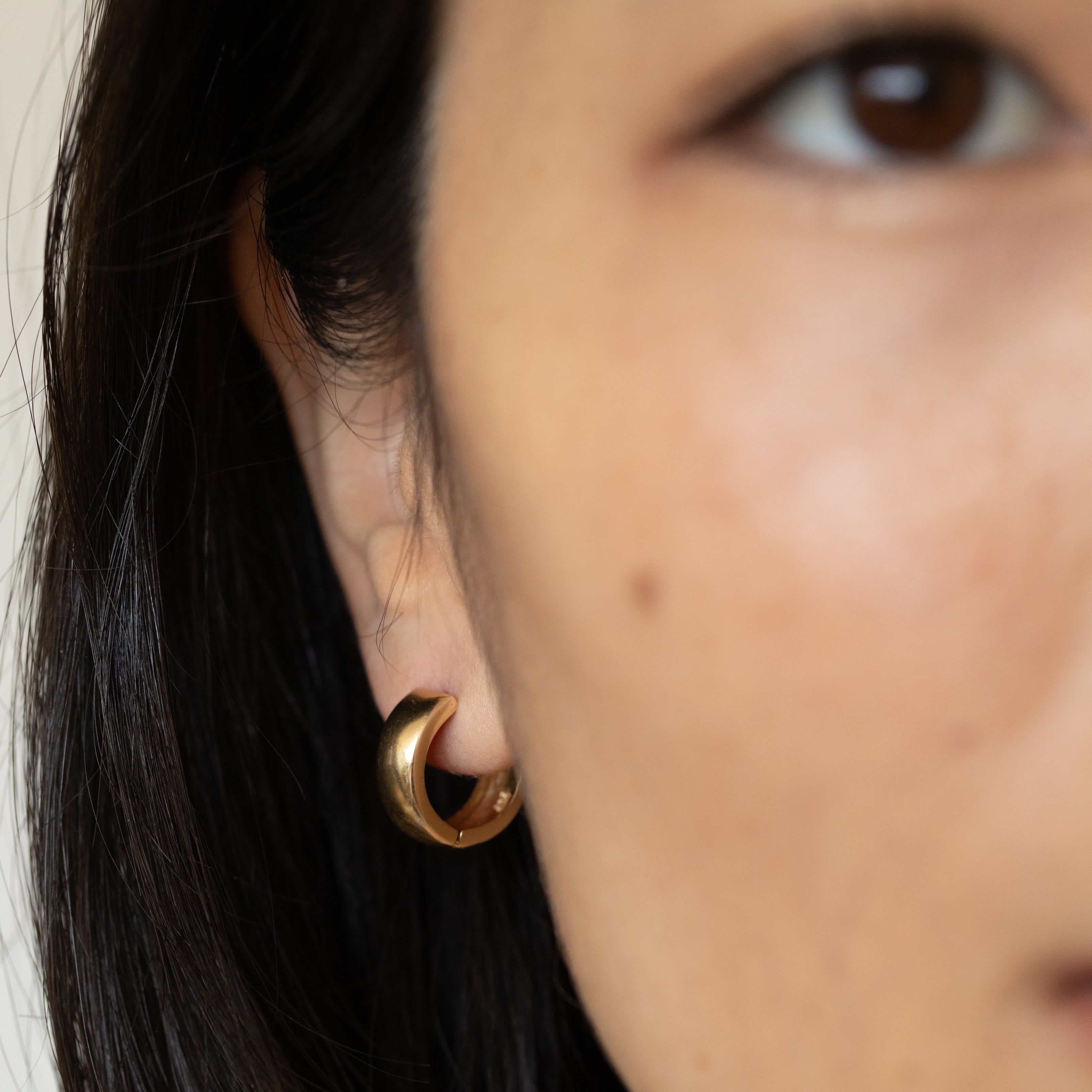 Hinged 14k Gold Huggie Hoop Earrings