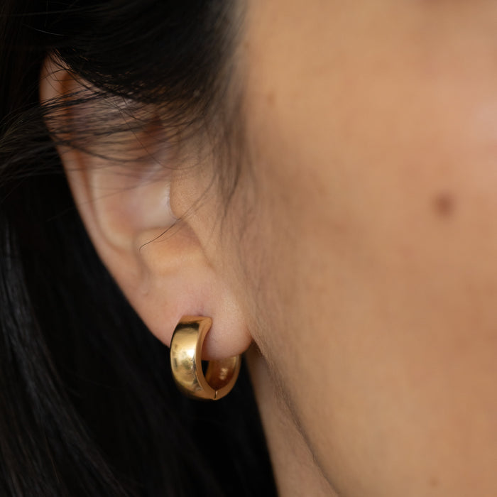 Hinged 14k Gold Huggie Hoop Earrings