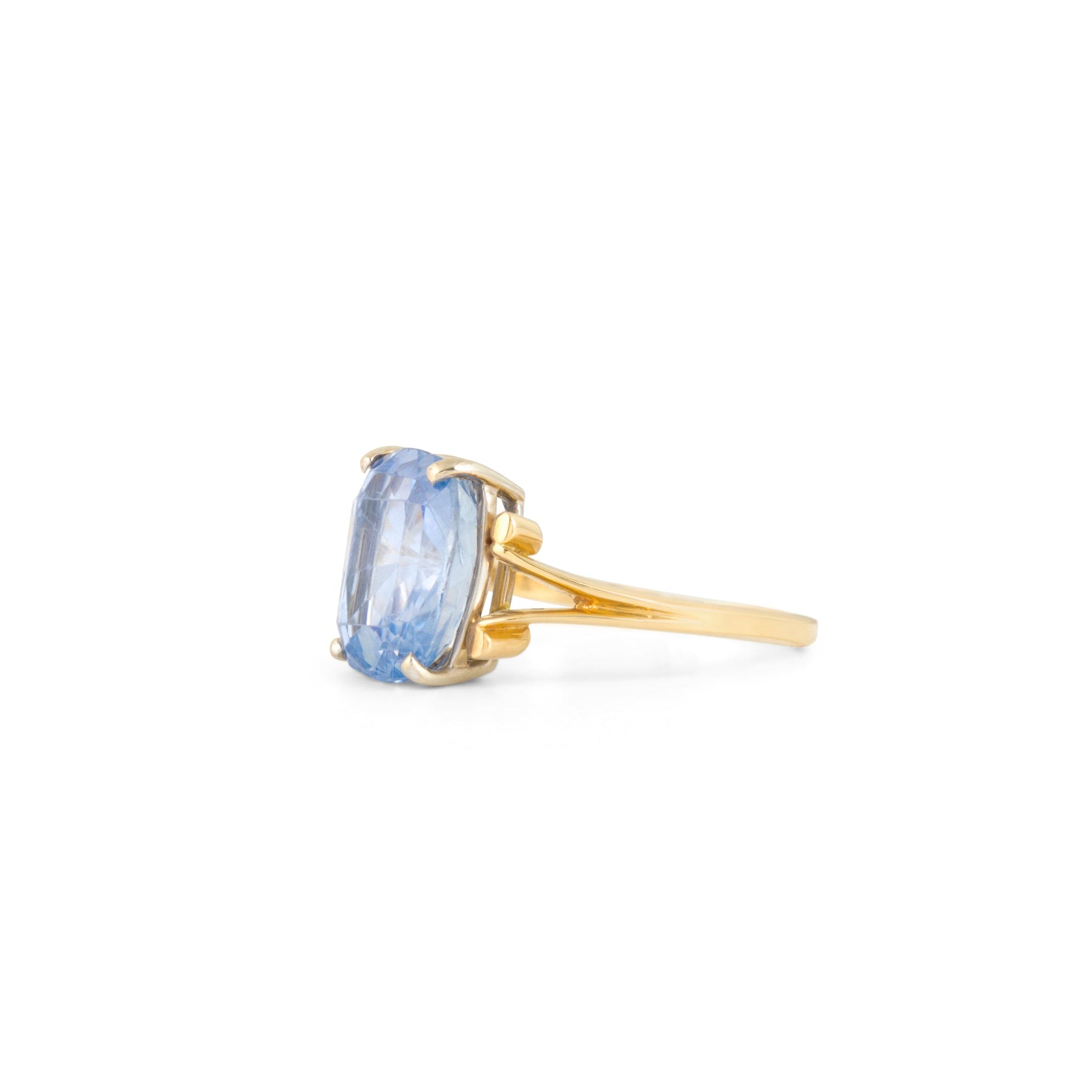 Early 20th Century 14K Gold And Cornflower Blue Sapphire Ring