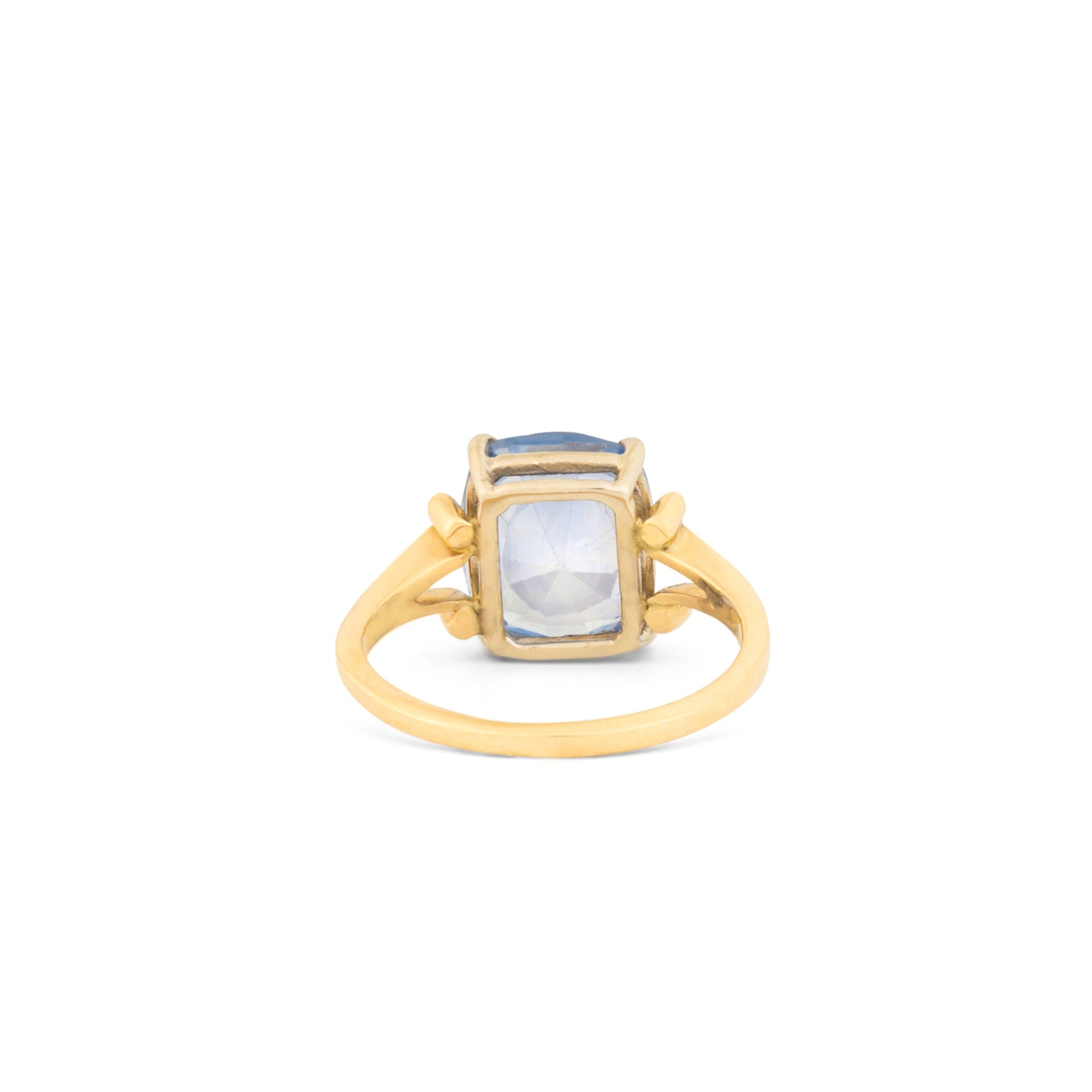 Early 20th Century 14K Gold And Cornflower Blue Sapphire Ring