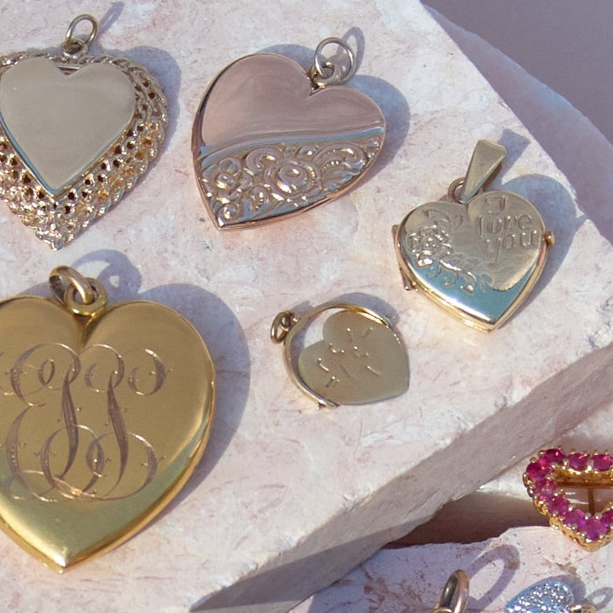 English "I LOVE YOU" Heart Spinner 9k Gold Charm