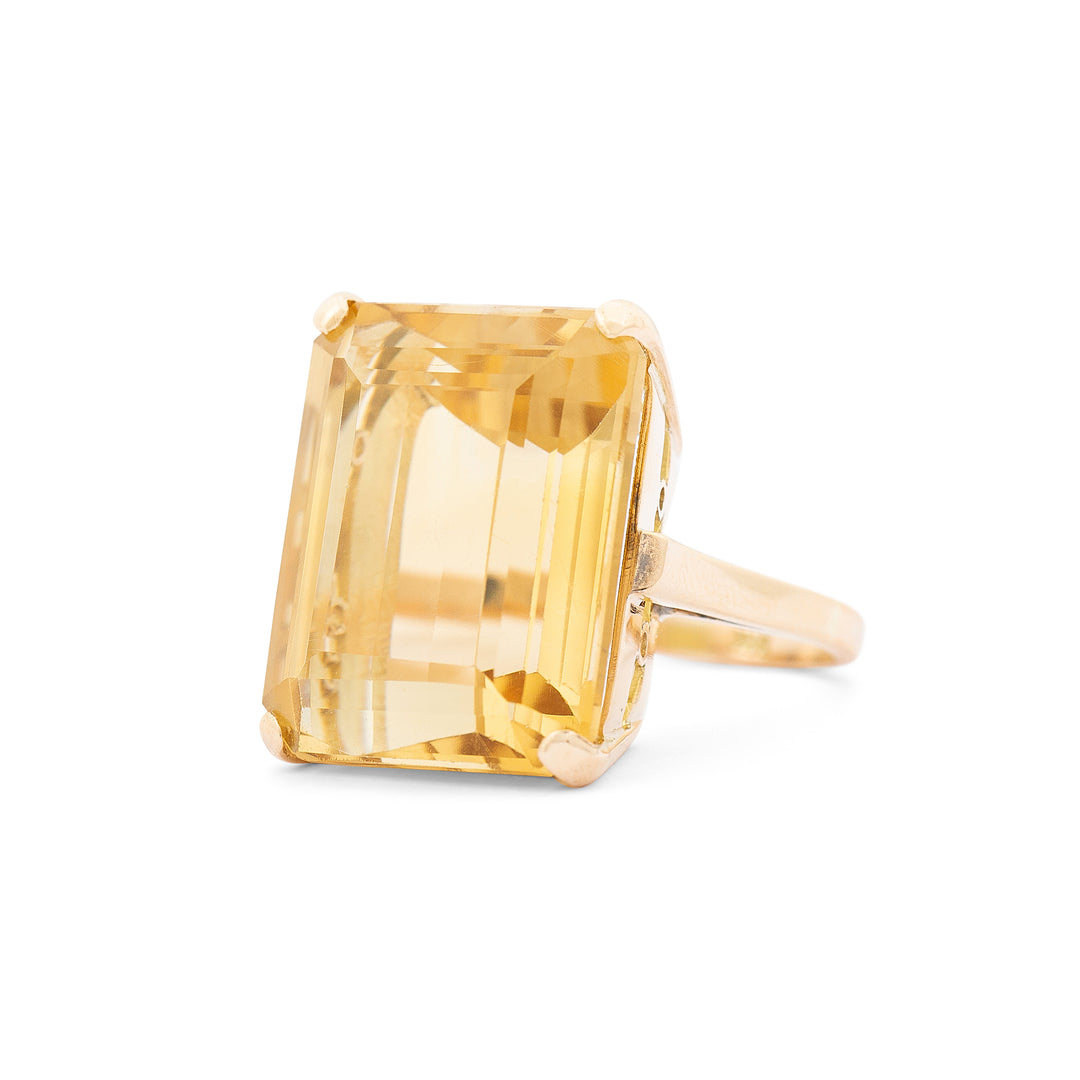 Citrine And 18k Yellow Gold Cocktail Ring