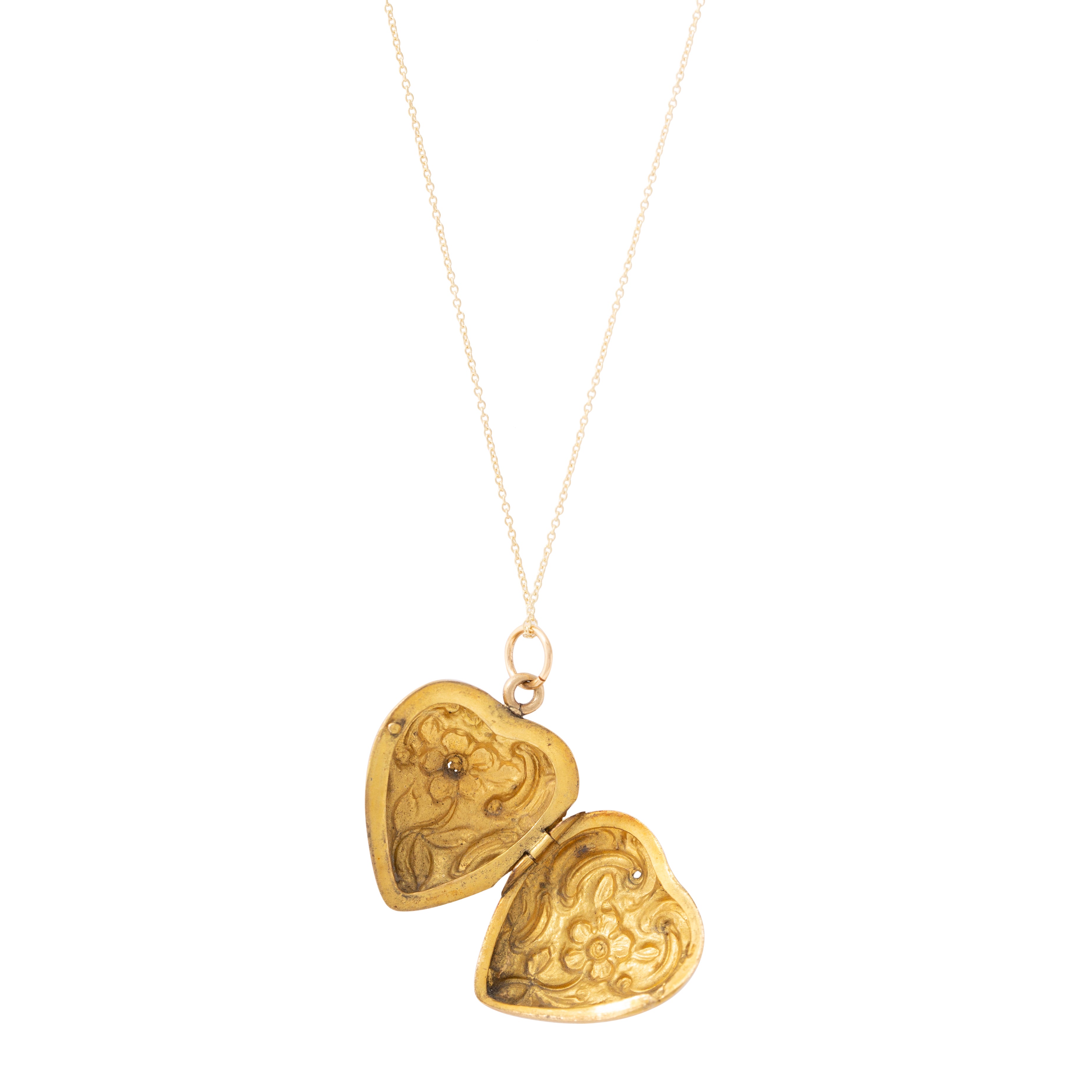 Art Nouveau Floral Repousse 18k Yellow Gold Heart Locket