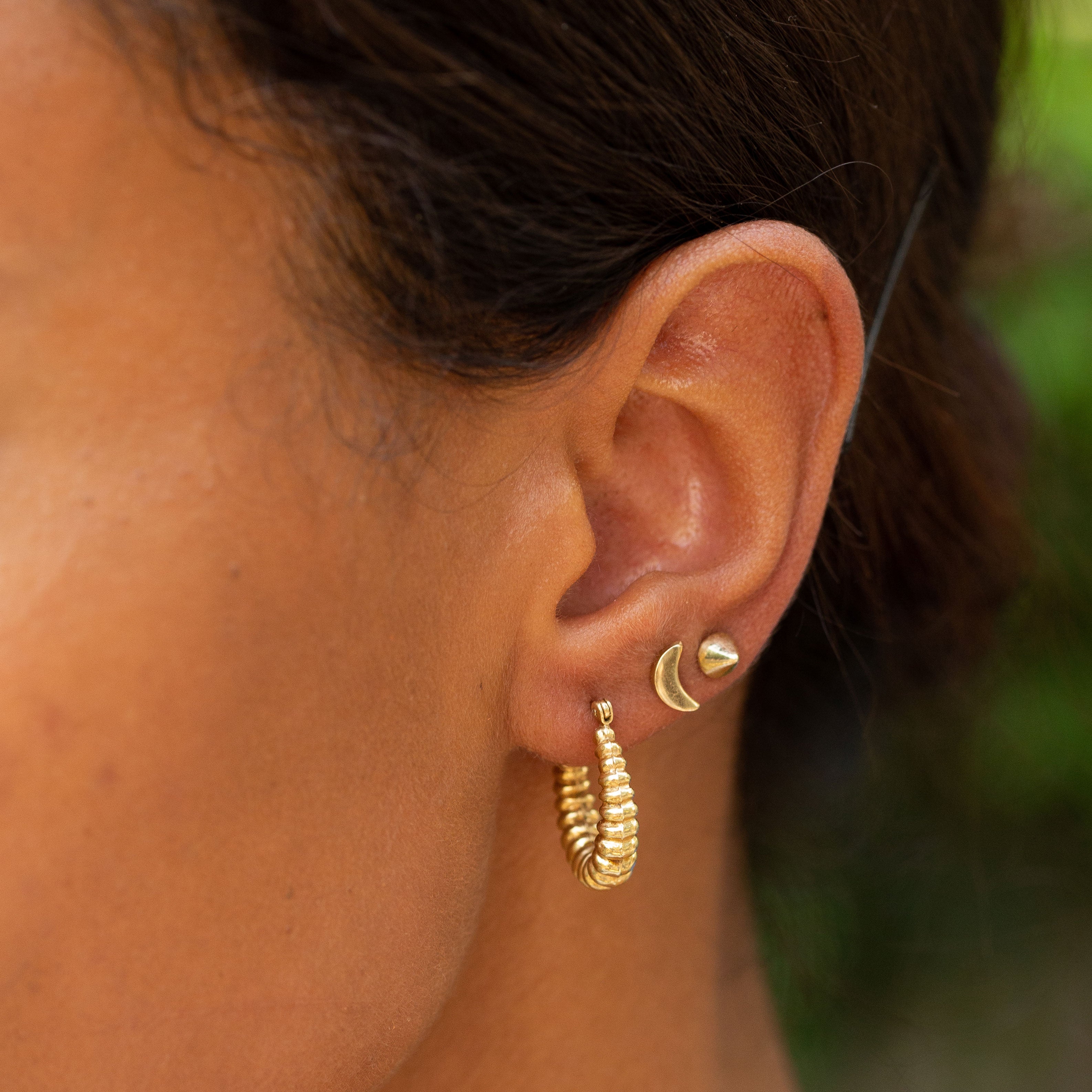 Ribbed 14k Gold Hoop Earrings
