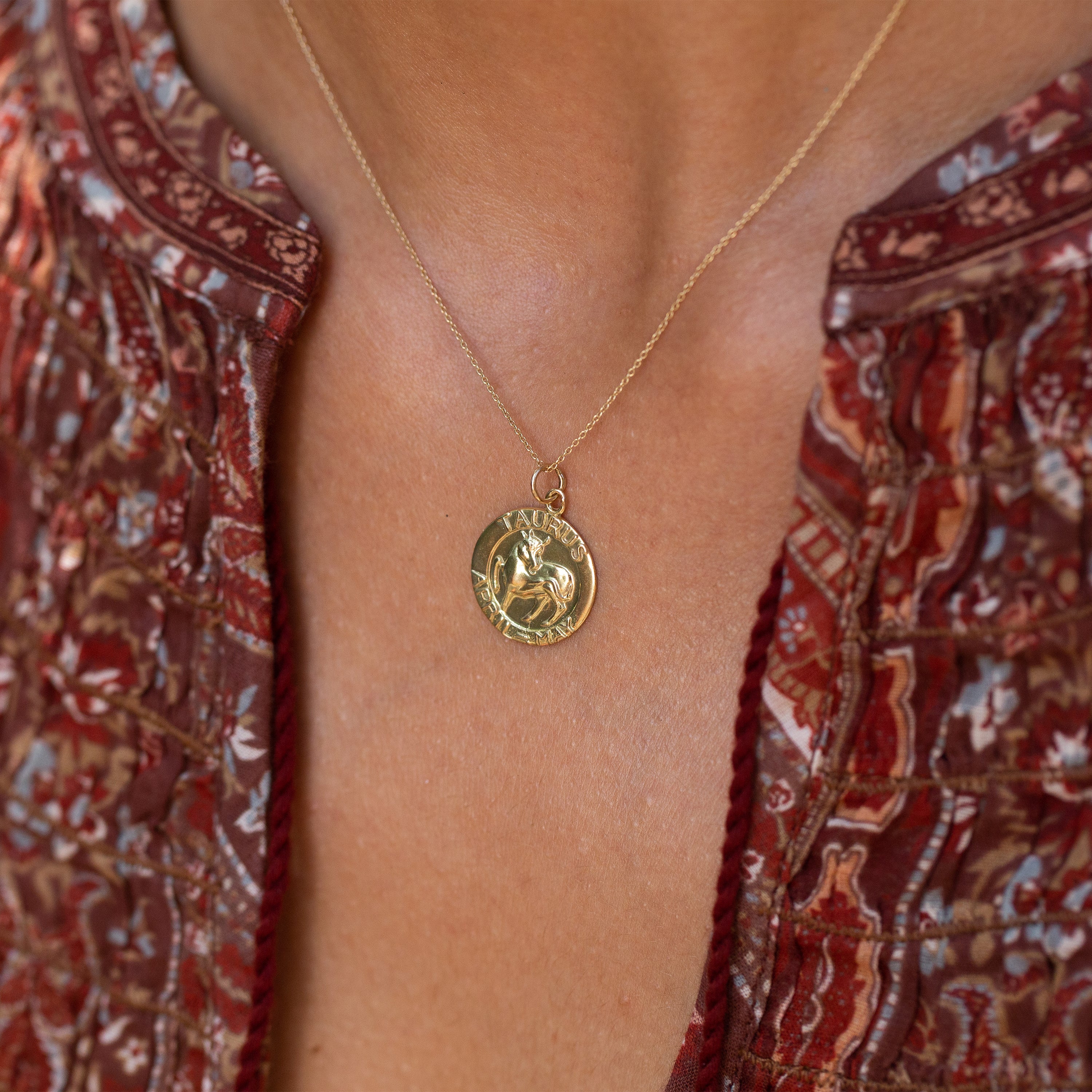 English Taurus 9k Gold Zodiac Charm