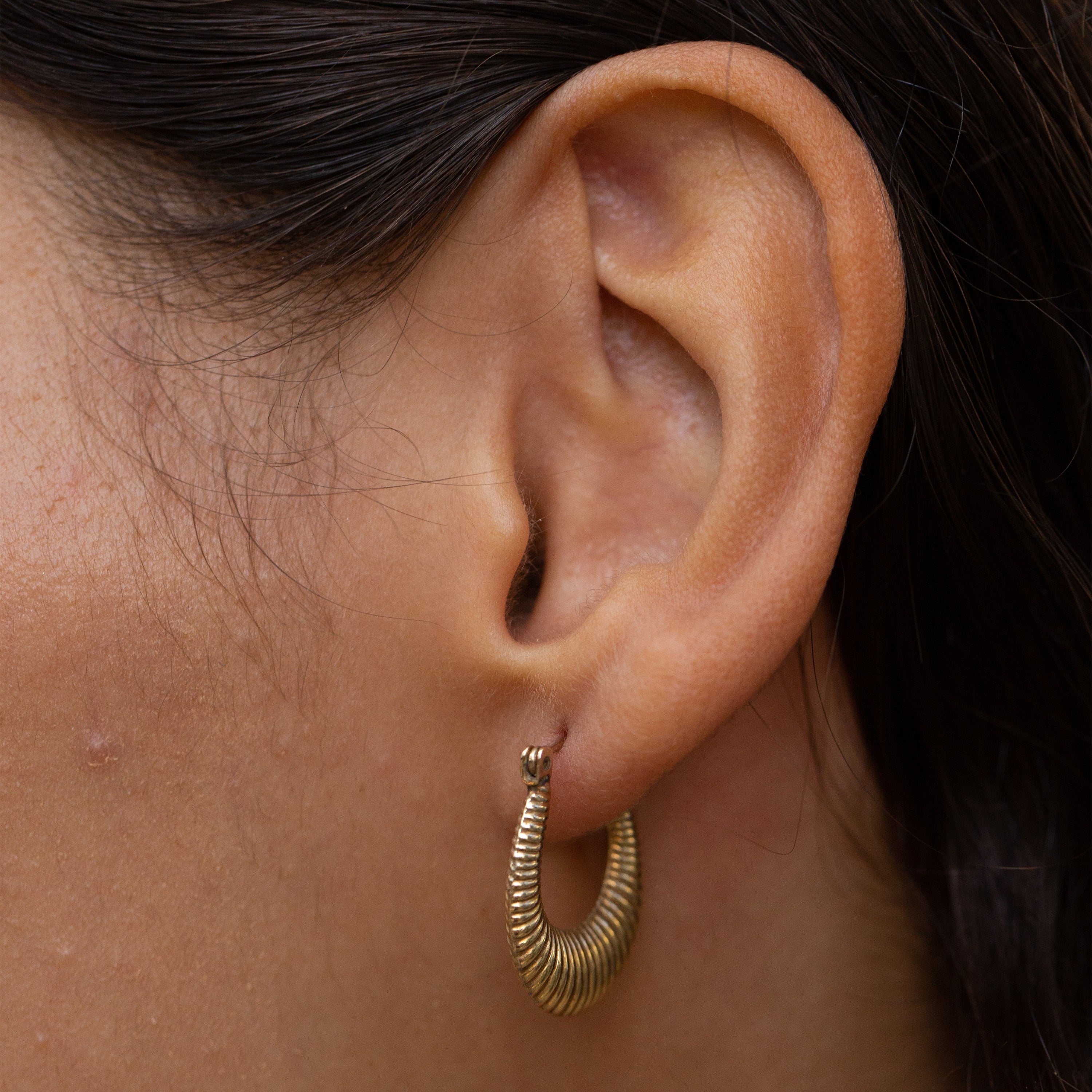 Ribbed 14k Gold Hoop Earrings