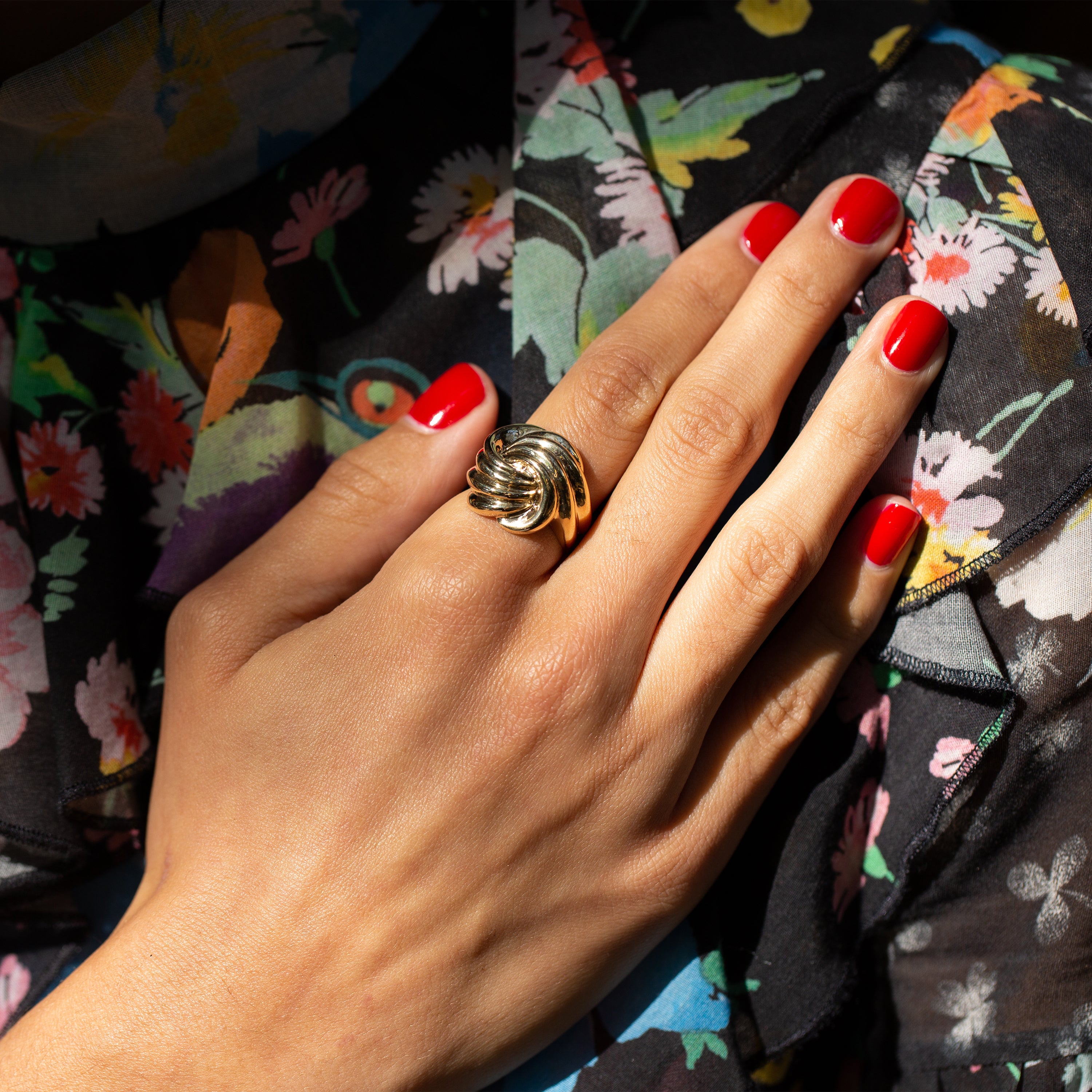Abstract Swirl 14k Gold Dome Ring