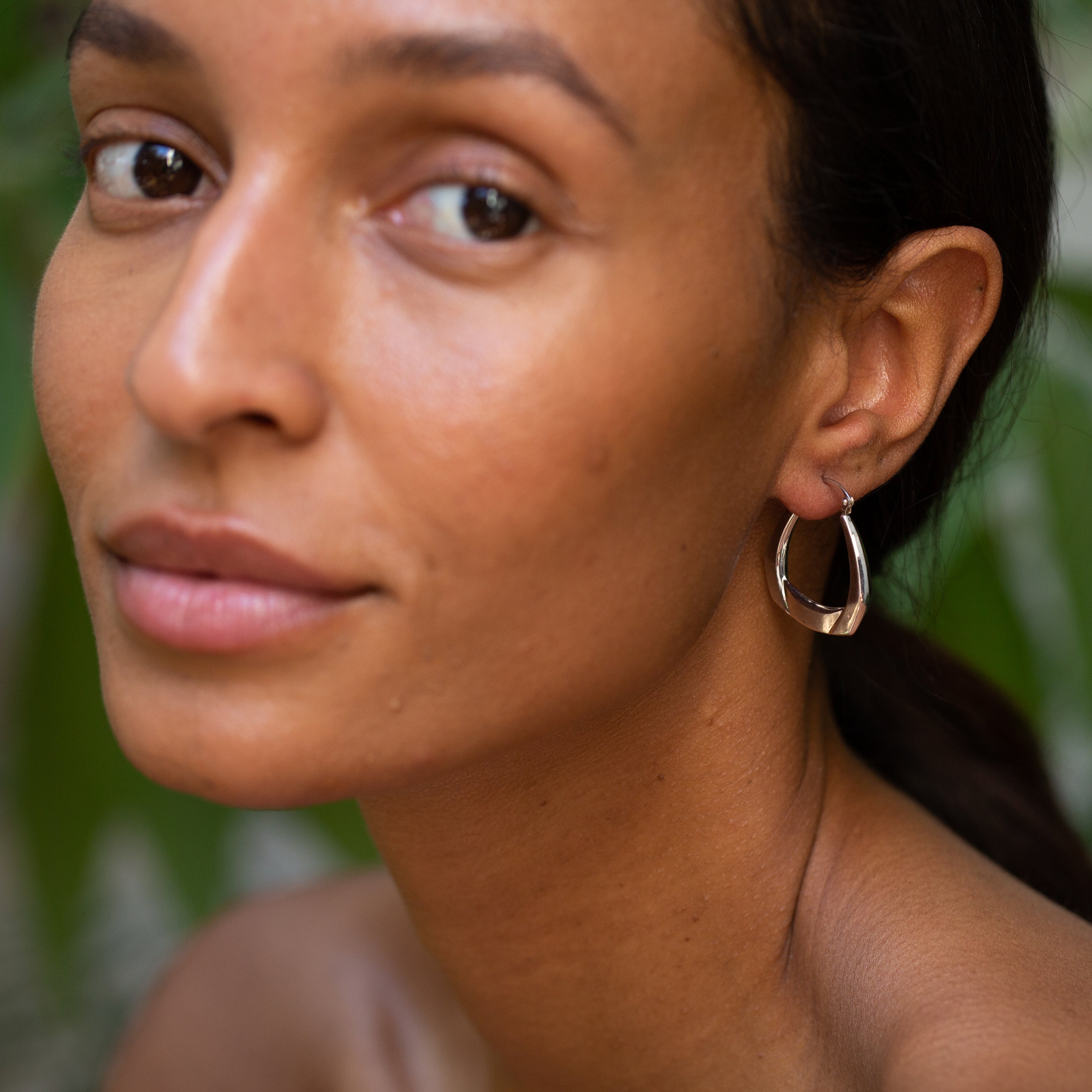 Modernist 14k White Gold Hoop Earrings