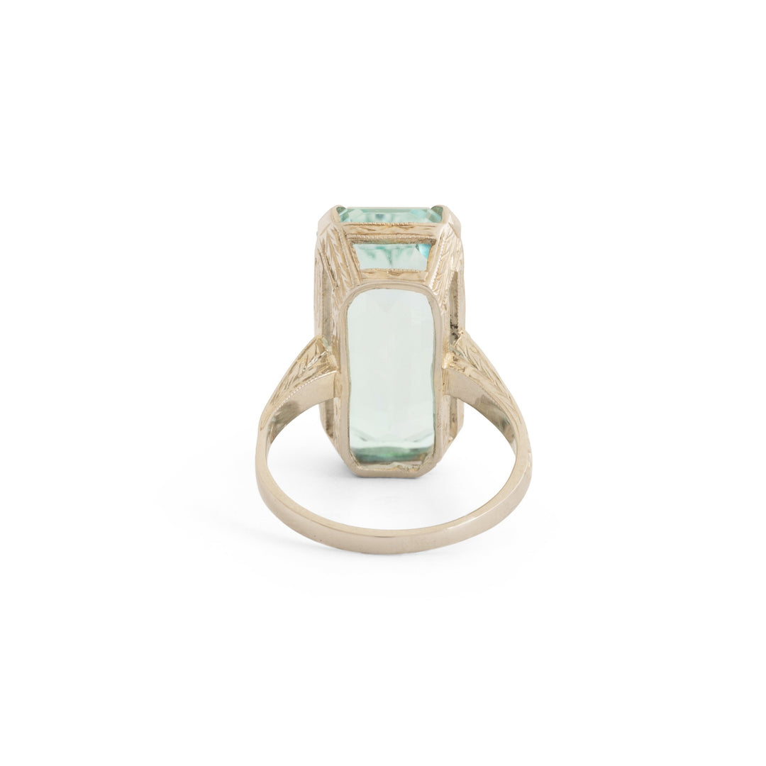Aquamarine and 18k White Gold Ring