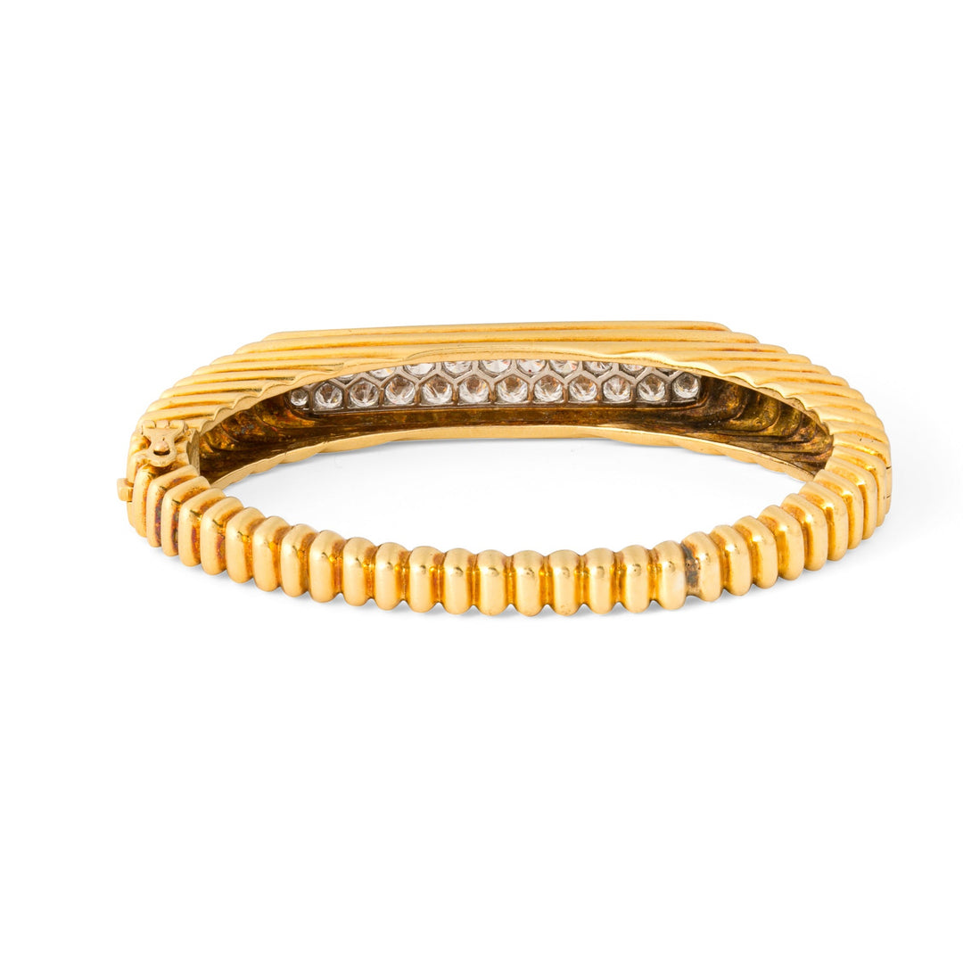 French 1970s Diamond and 18k Gold Ribbed Bangle Bracelet