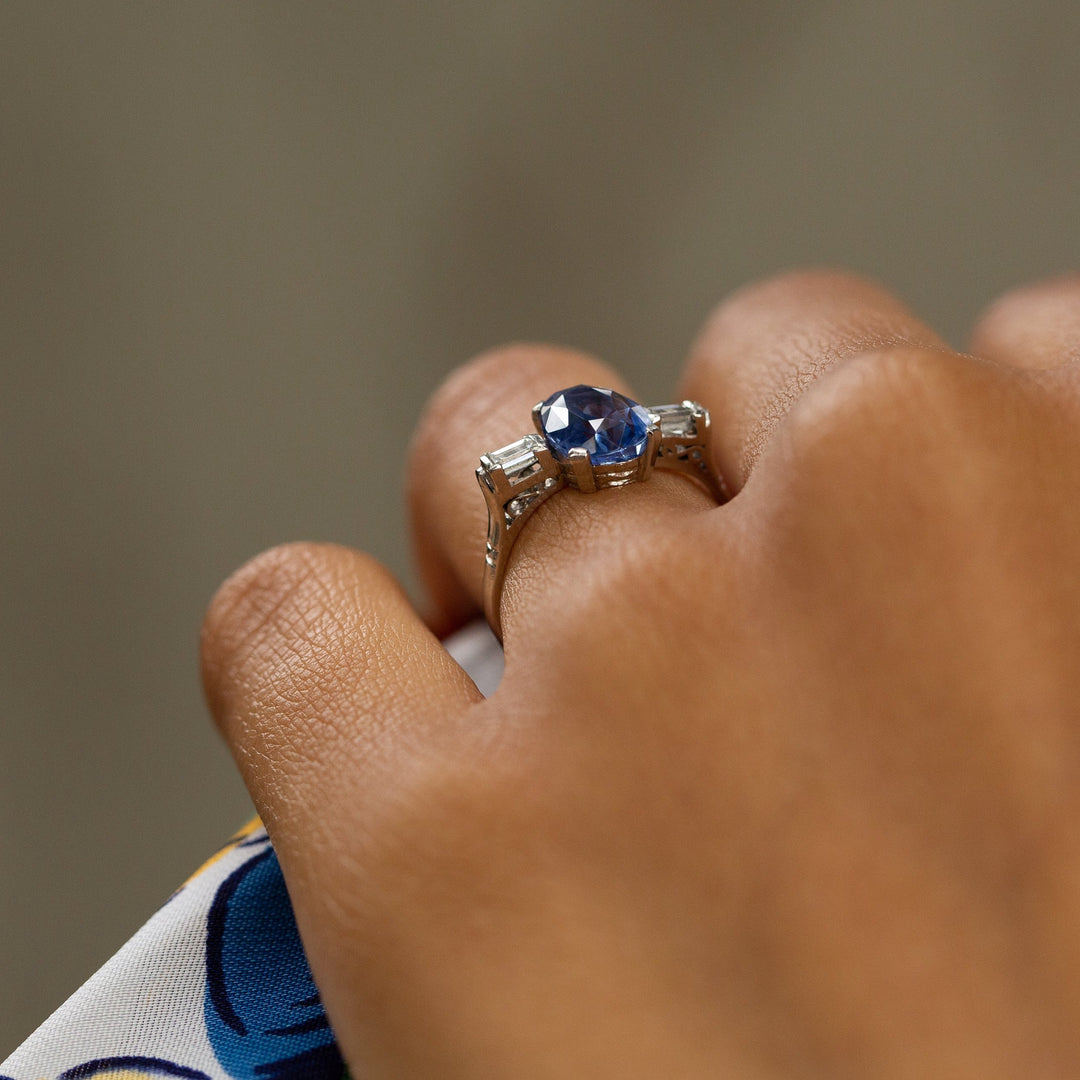 Art Deco Sapphire and Baguette Diamond Platinum Ring