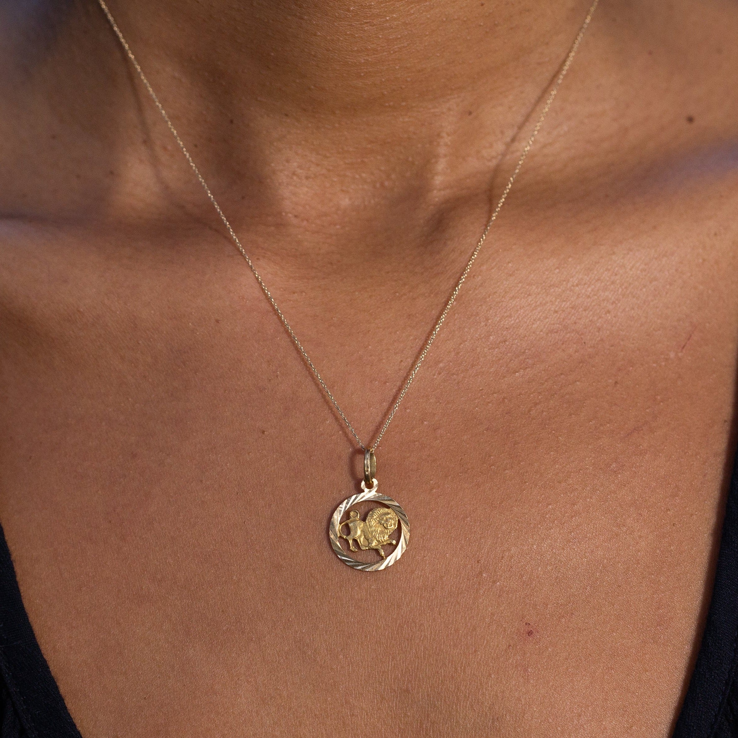 Leo 18K Gold Zodiac Charm