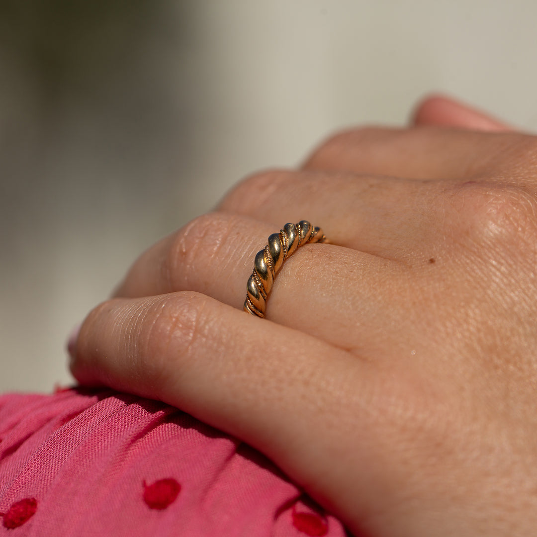 Victorian Ornate Roped 18k Gold Ring