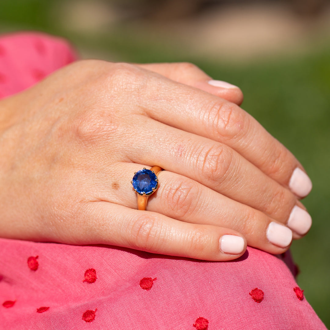 Victorian 5.30 Carat Sapphire and 18k Gold Ring