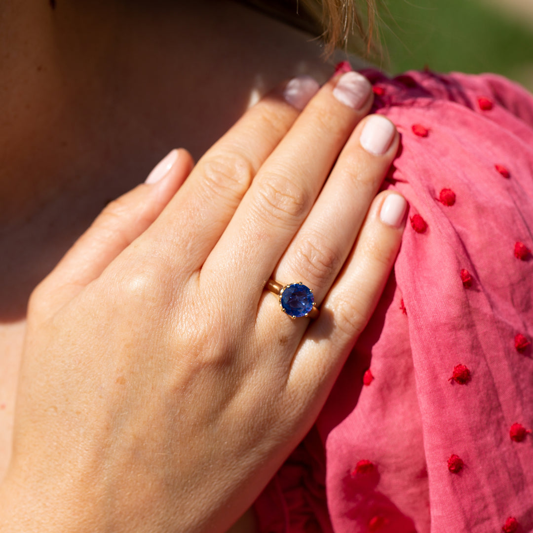 Victorian 5.30 Carat Sapphire and 18k Gold Ring