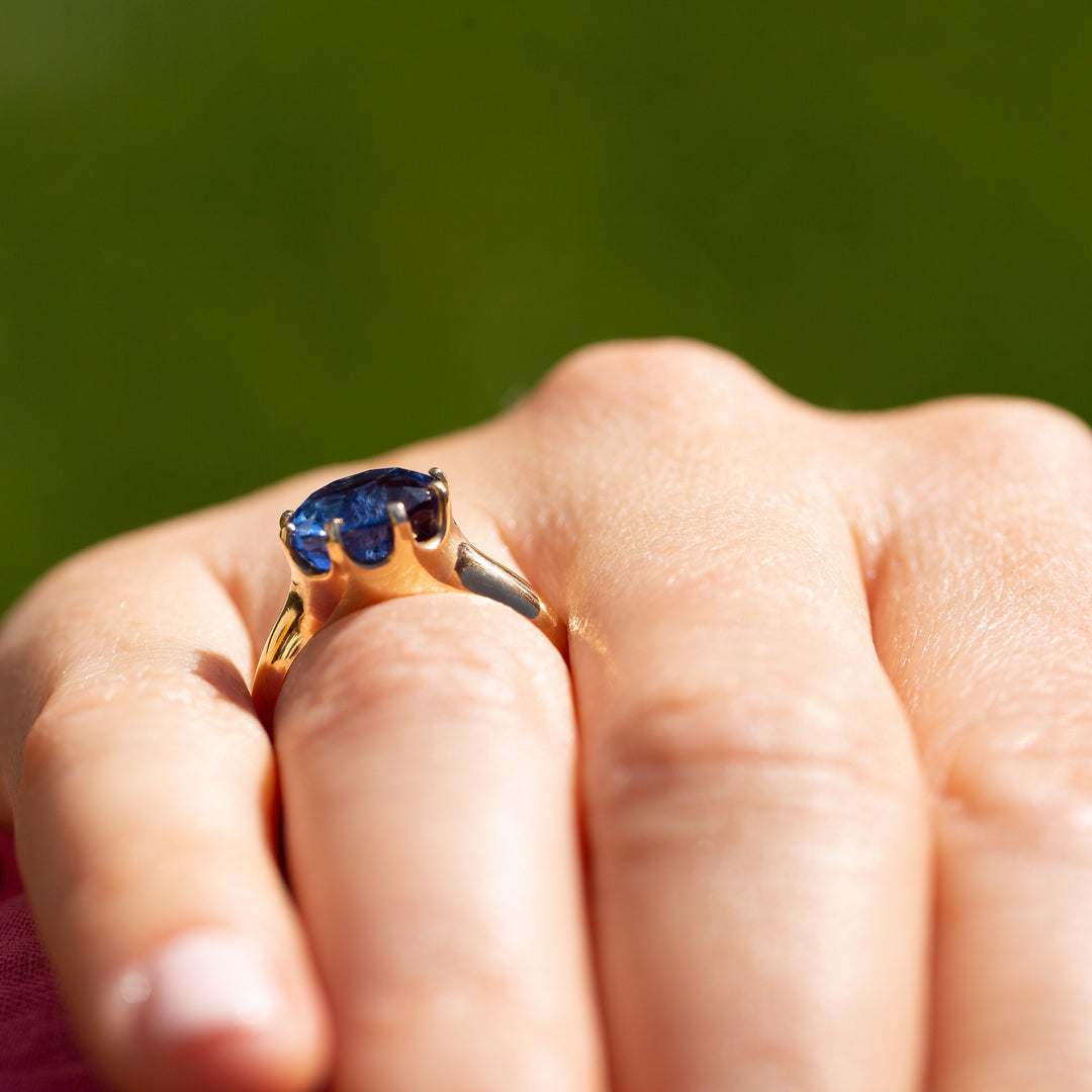 Victorian 5.30 Carat Sapphire and 18k Gold Ring