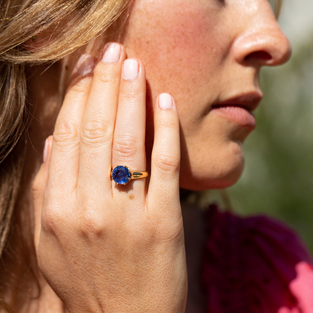 Victorian 5.30 Carat Sapphire and 18k Gold Ring