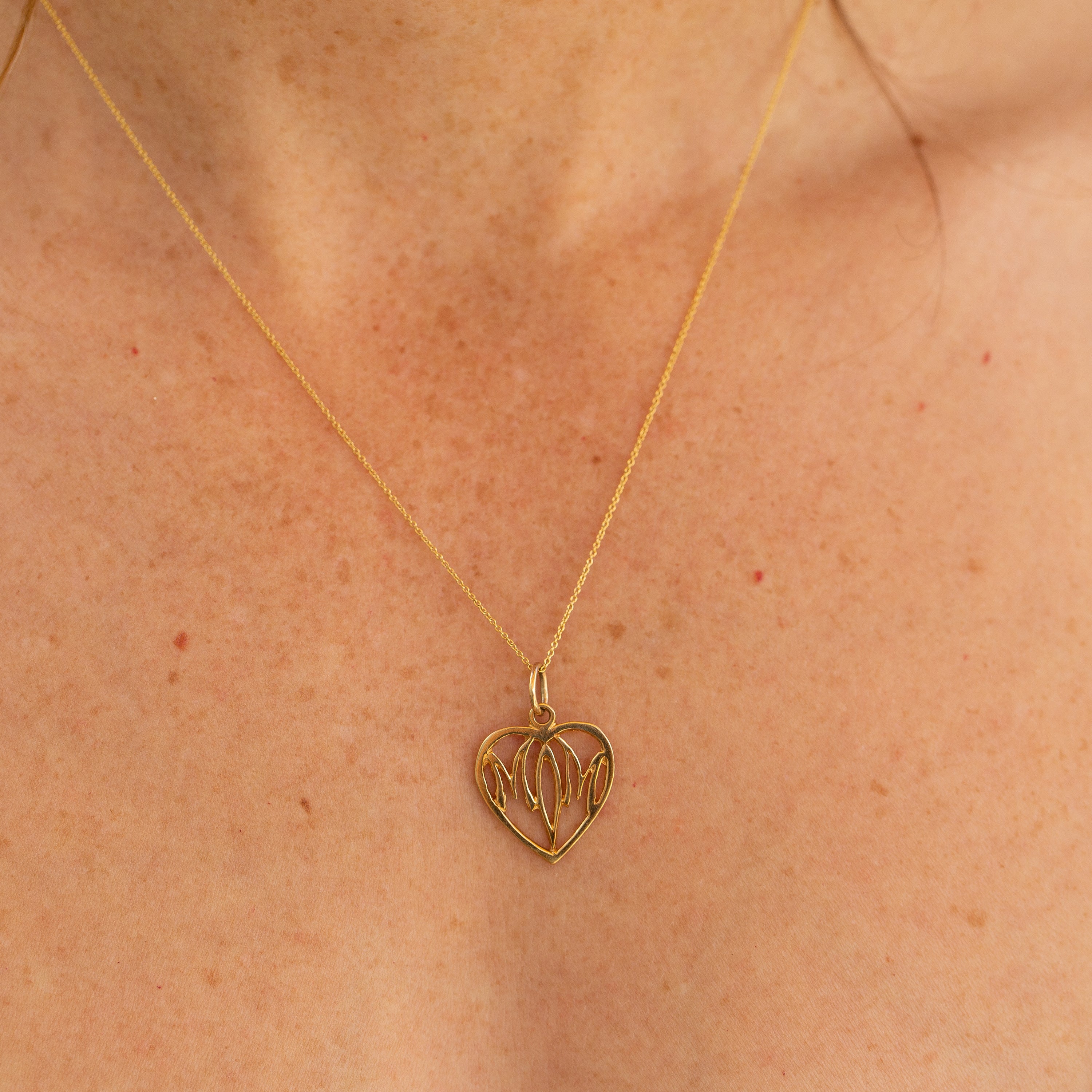 "Mom" 14k Gold Heart Charm