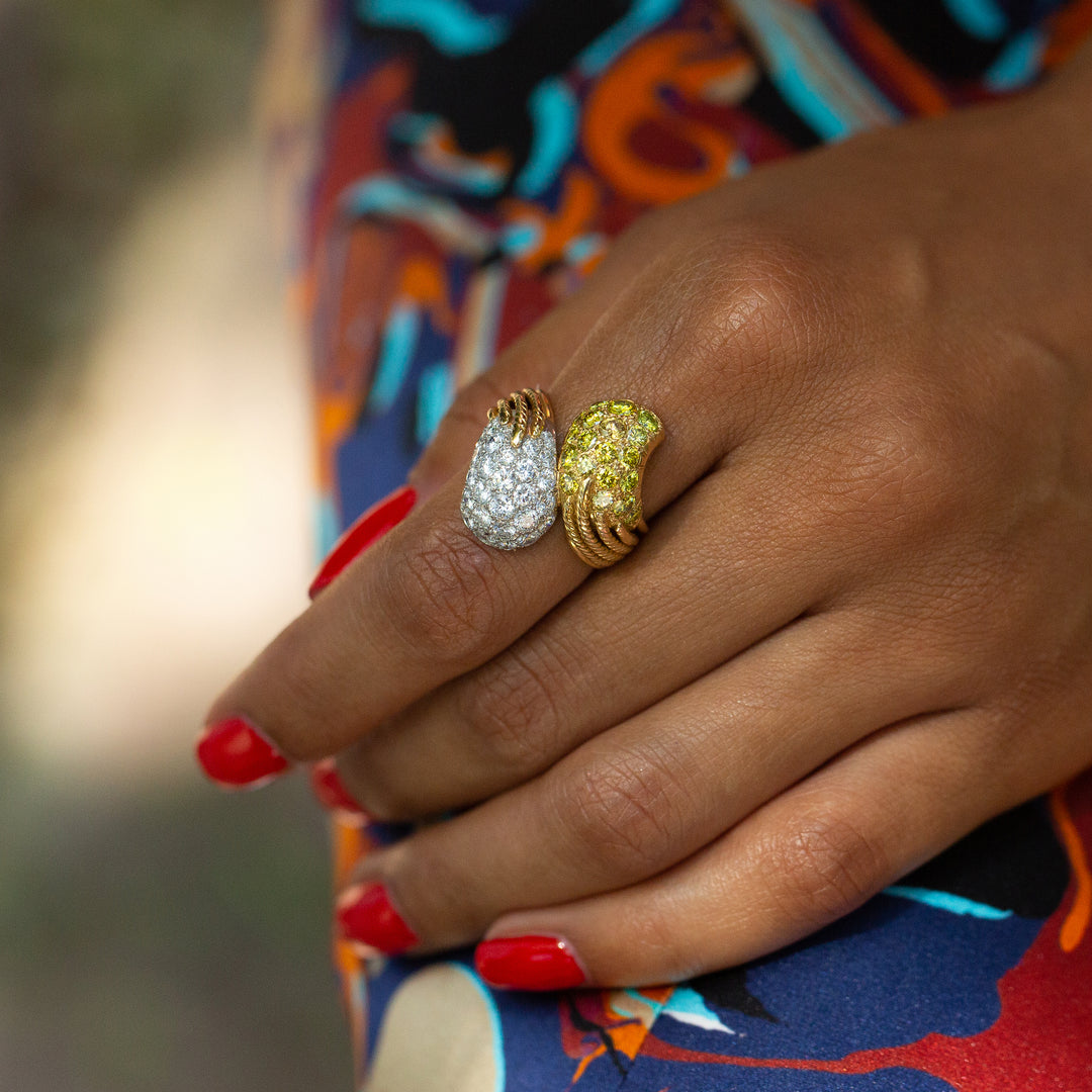 सलाह: इन उंगलियों में पहनिए हीरे की अंगूठी, होगा लाभ - Which finger to wear diamond  ring according to astrology? - Tez AajTak